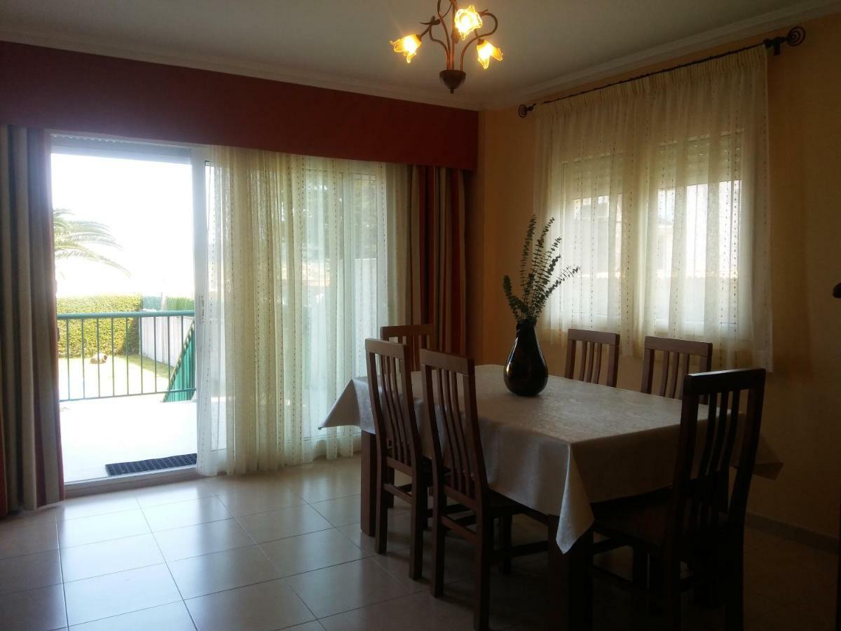 Chalet Atalaya A Pie De Playa En Laxe Exterior photo